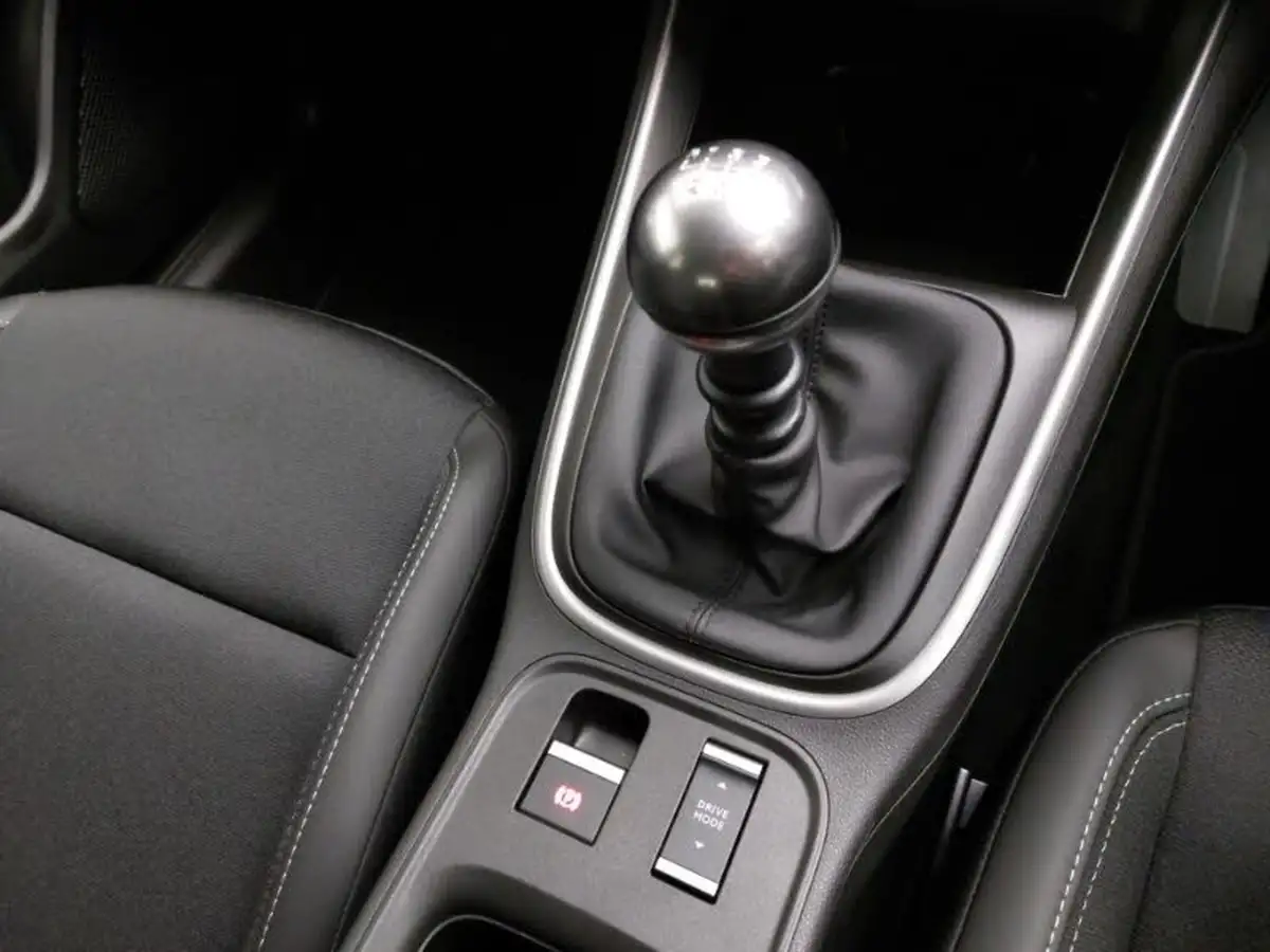 2025-jeep-avenger-12-gse-summit-big-14