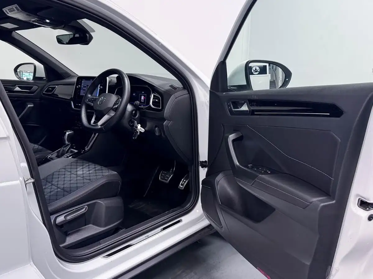 2024-volkswagen-t-roc-15-tsi-r-line-hatchback-5d-dsg-big-18