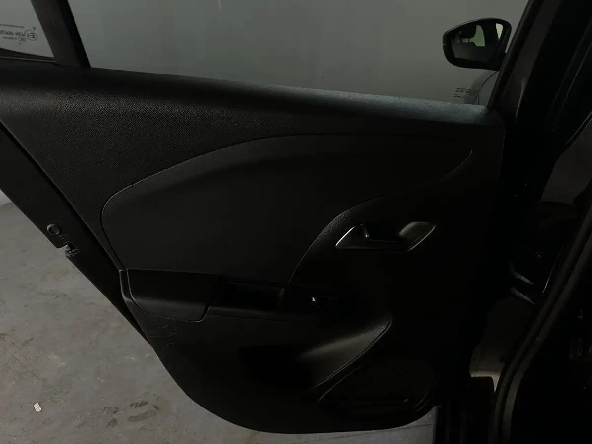 2022-vauxhall-corsa-e-sri-premium-big-28