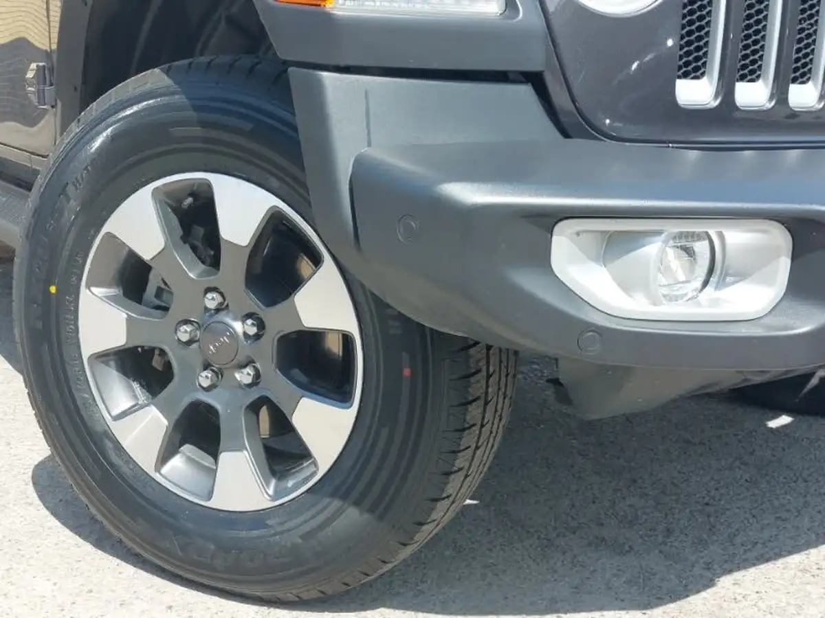 2022-jeep-wrangler-20-gme-overland-5d-big-8