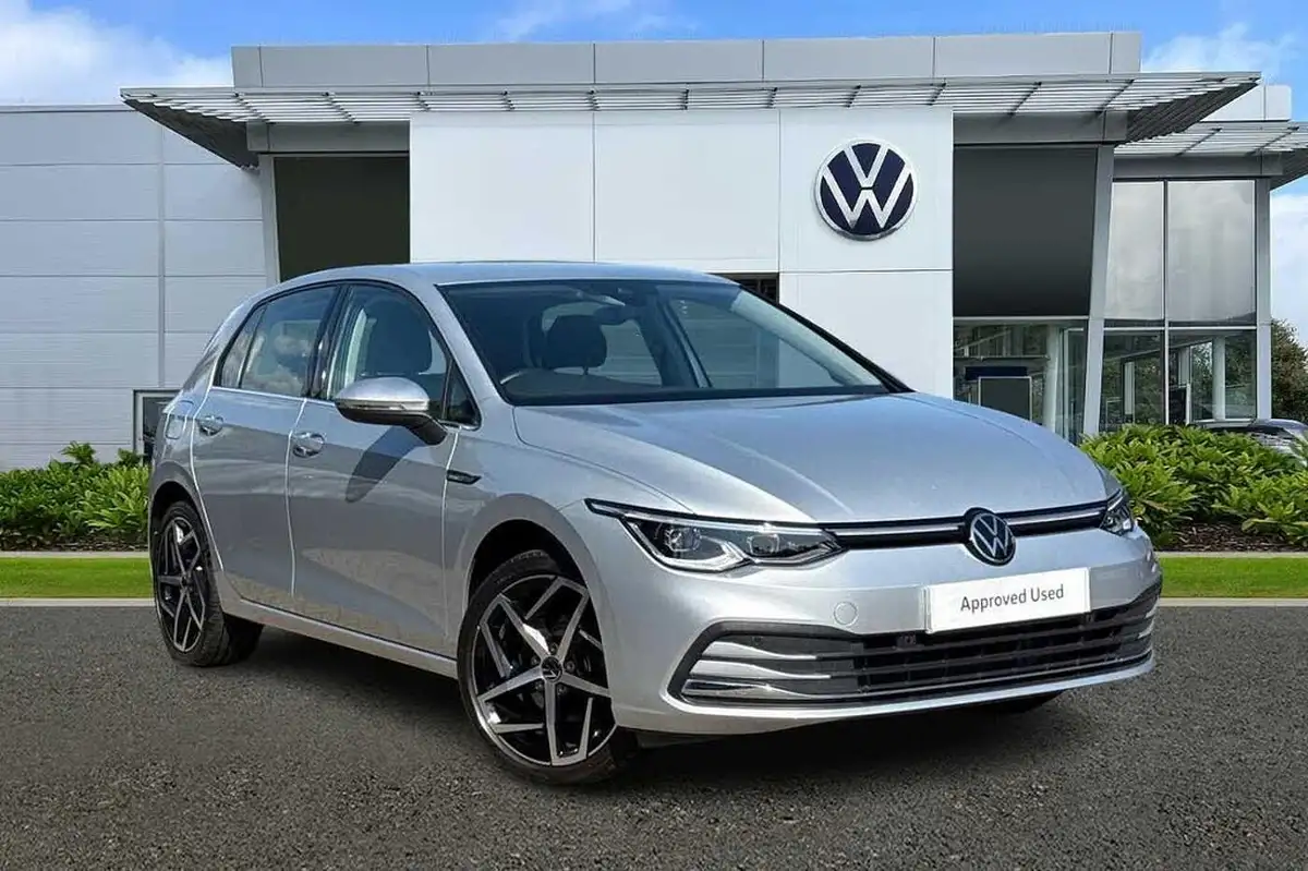 2022-volkswagen-golf-15-tsi-style-150ps-hatchback-big-0