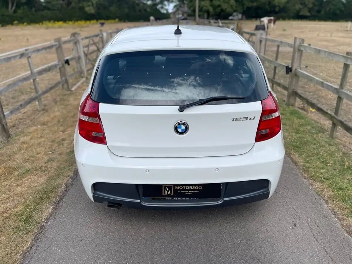 2011-bmw-1-series-20td-123d-m-sport-hatchback-3d-big-4