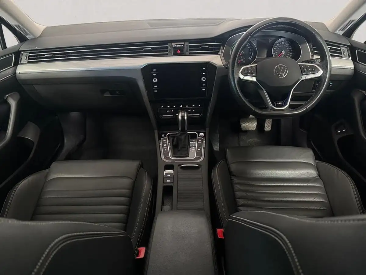 2021-volkswagen-passat-14-tsi-gte-saloon-4d-big-10