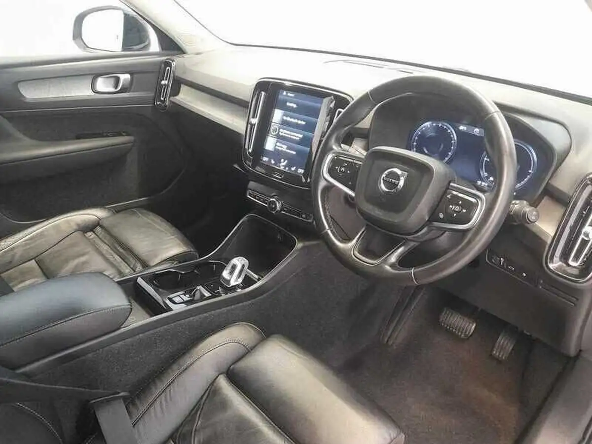 2022-volvo-xc40-15-t5-inscription-pro-big-9