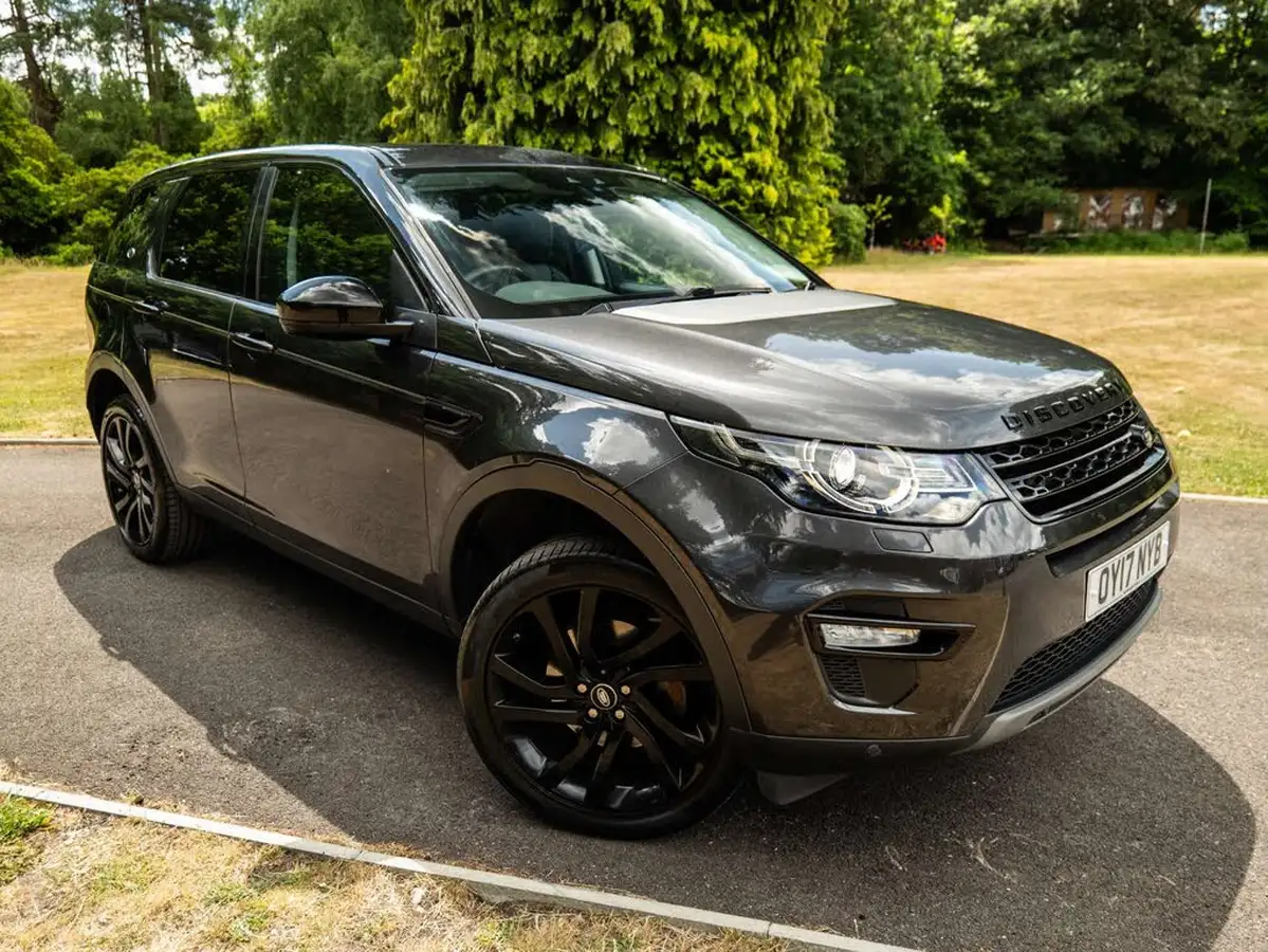 2017-land-rover-discovery-sport-20td4-hse-black-180ps-station-wagon-big-0