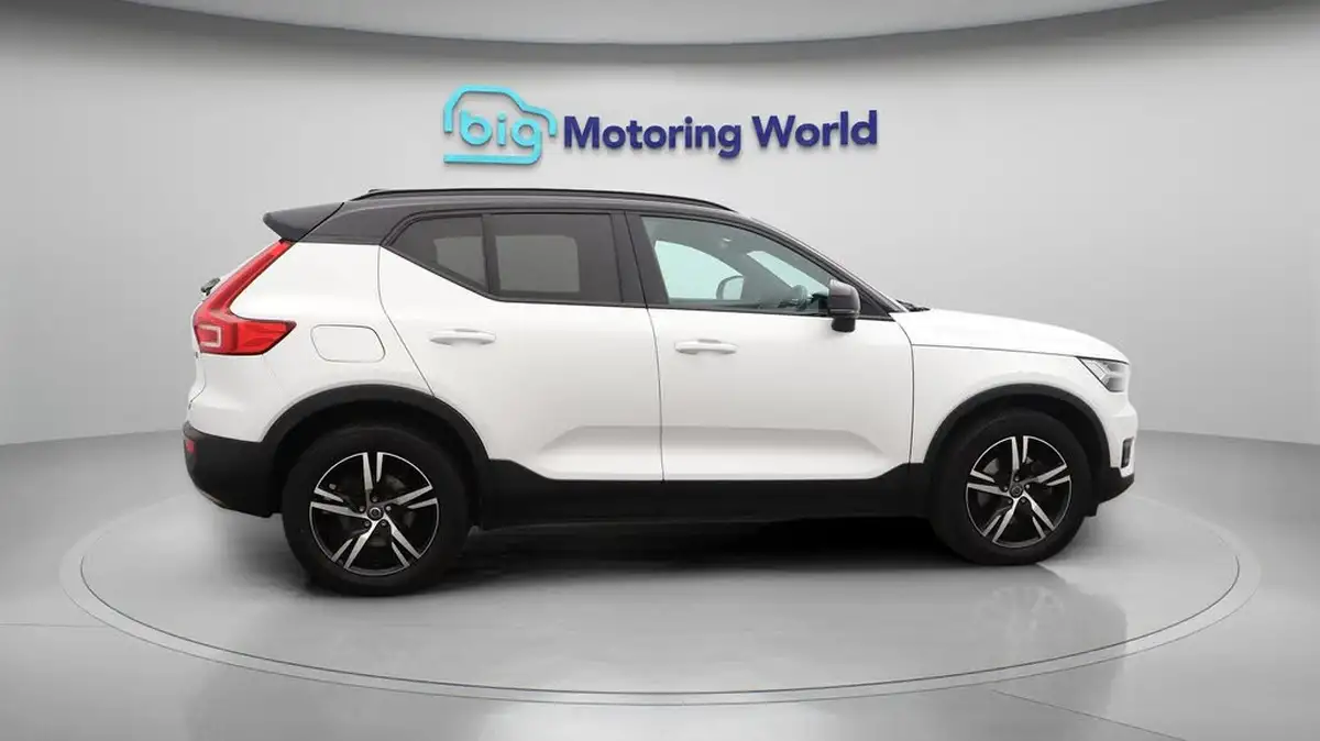 2020-volvo-xc40-20-t4-r-design-awd-big-8