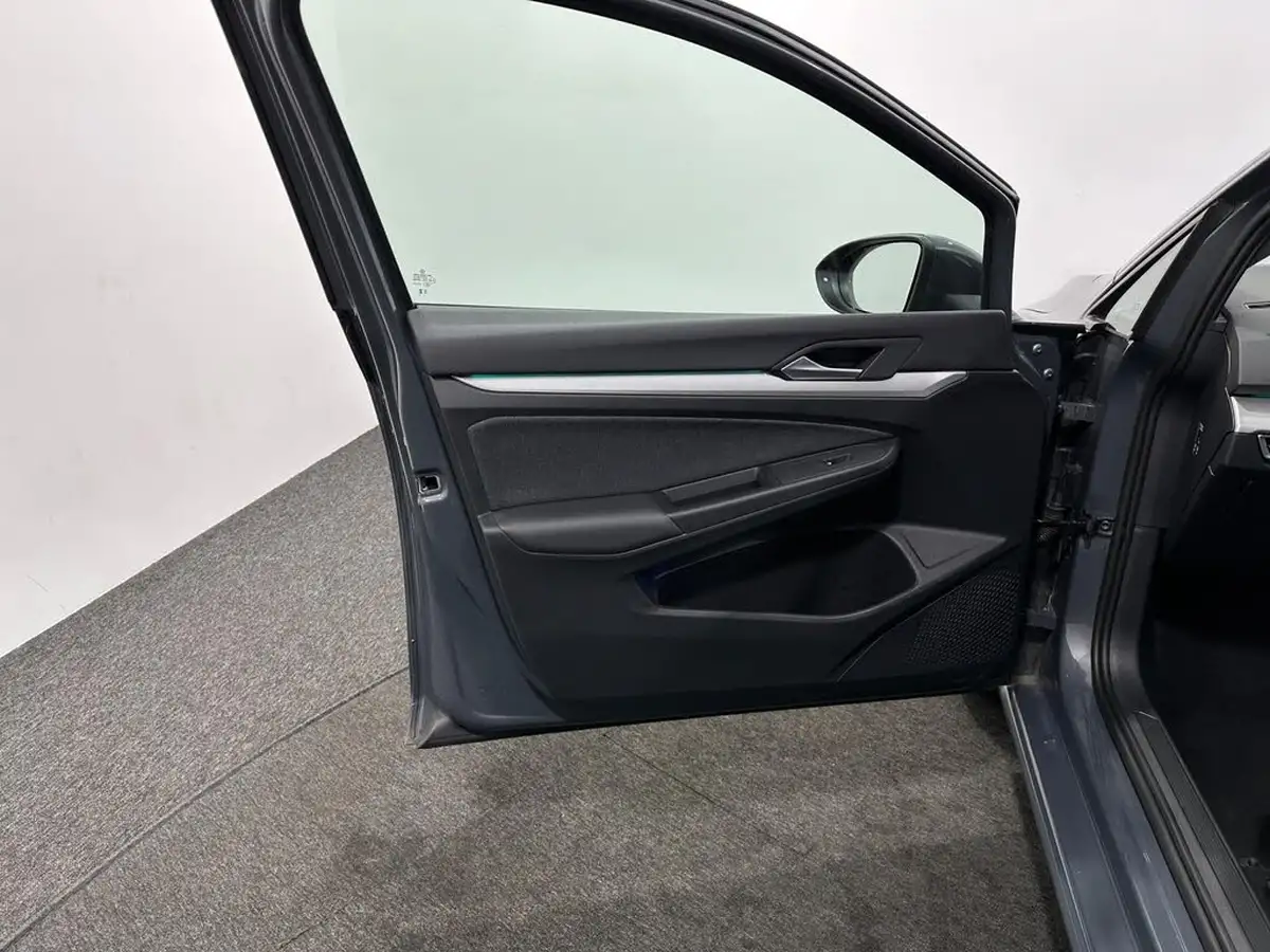 2023-volkswagen-golf-15-tsi-life-150ps-hatchback-big-32