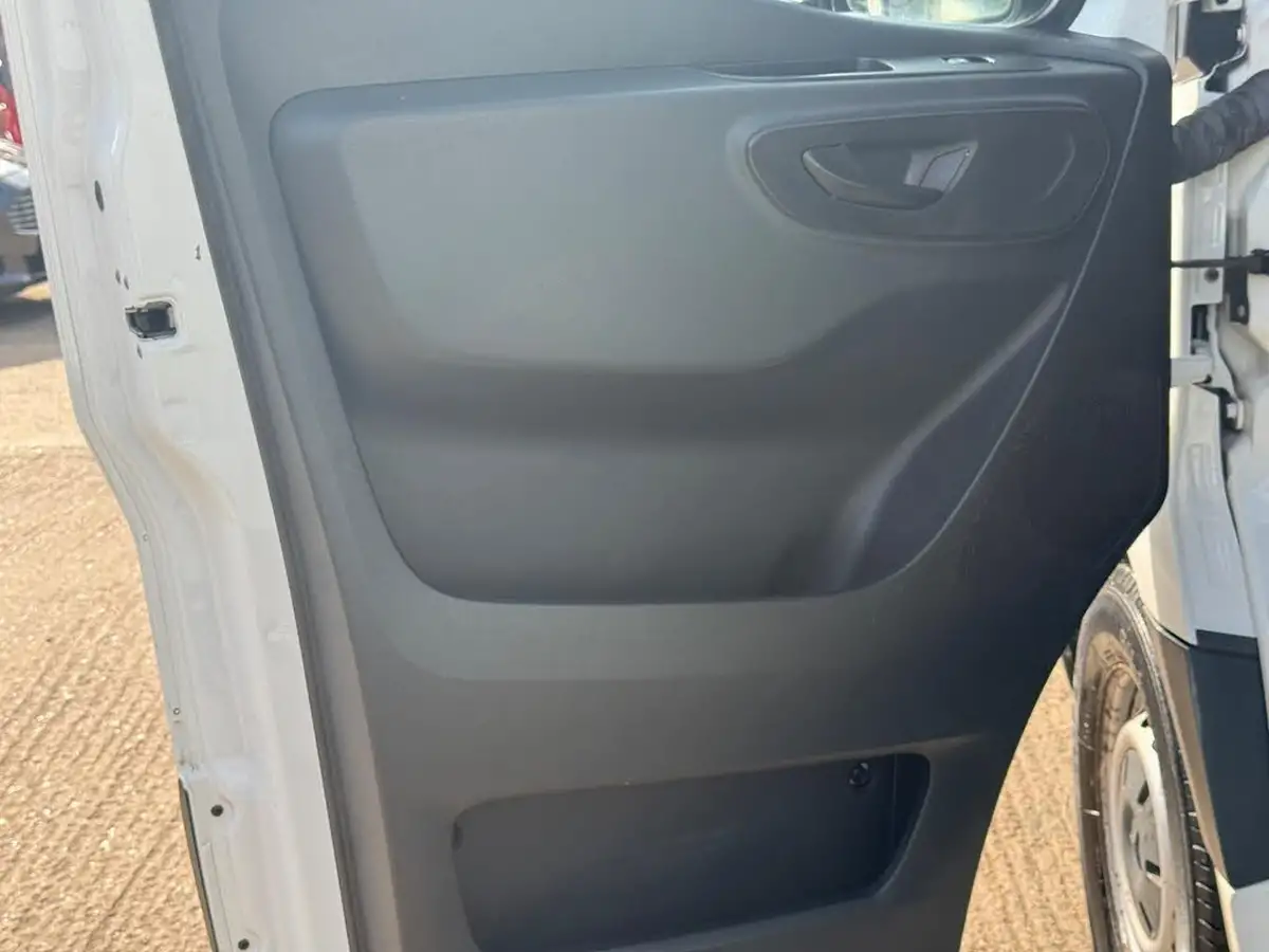 2019-mercedes-benz-sprinter-21cdi-314-l2h1-143pseu6c-panel-van-fwd-big-34