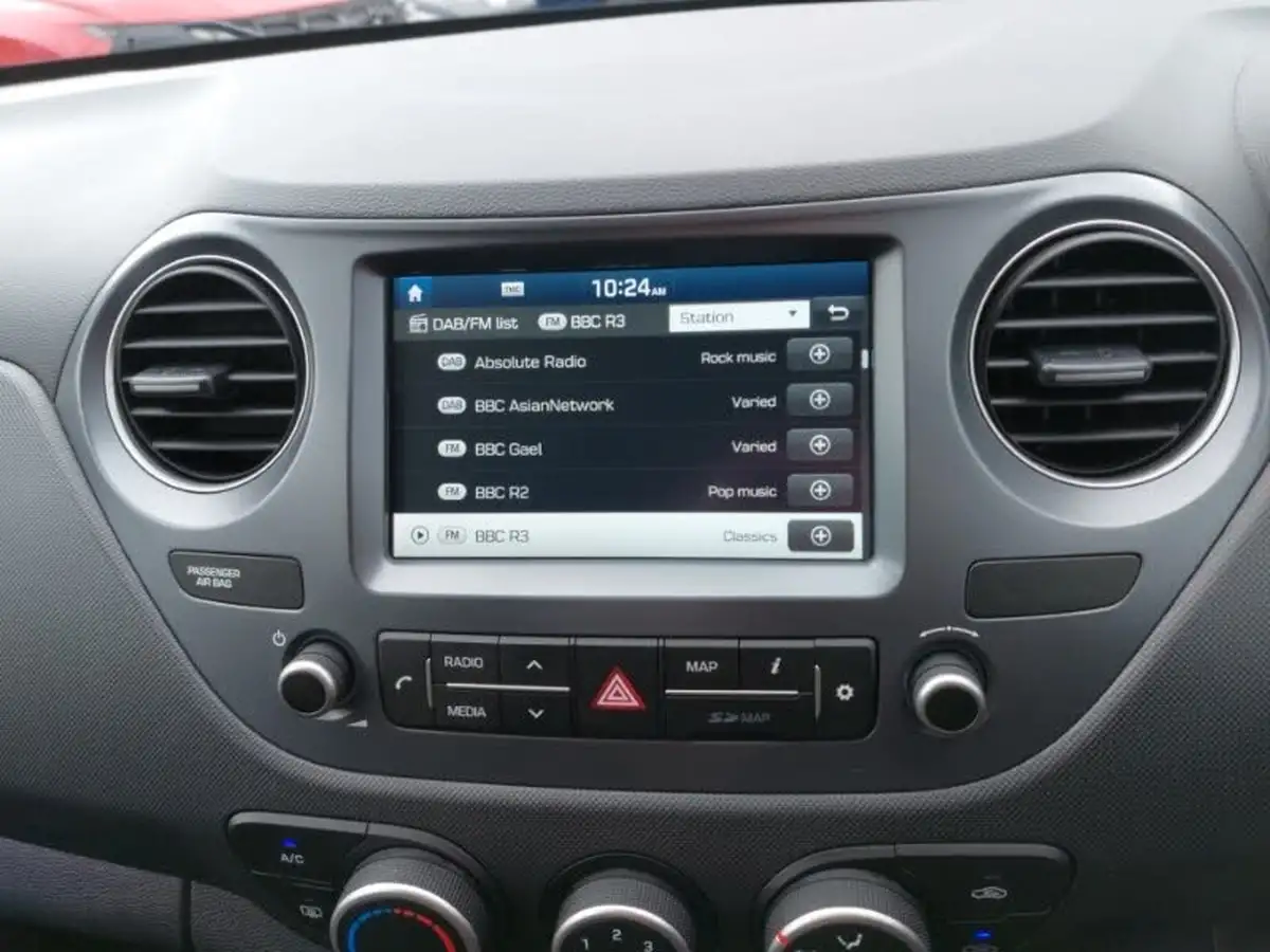 2020-hyundai-i10-10-play-big-16