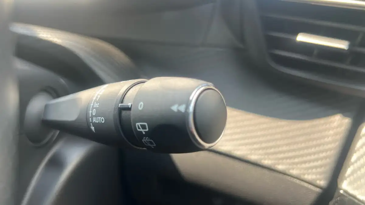 2021-peugeot-2008-suv-e-gt-big-27