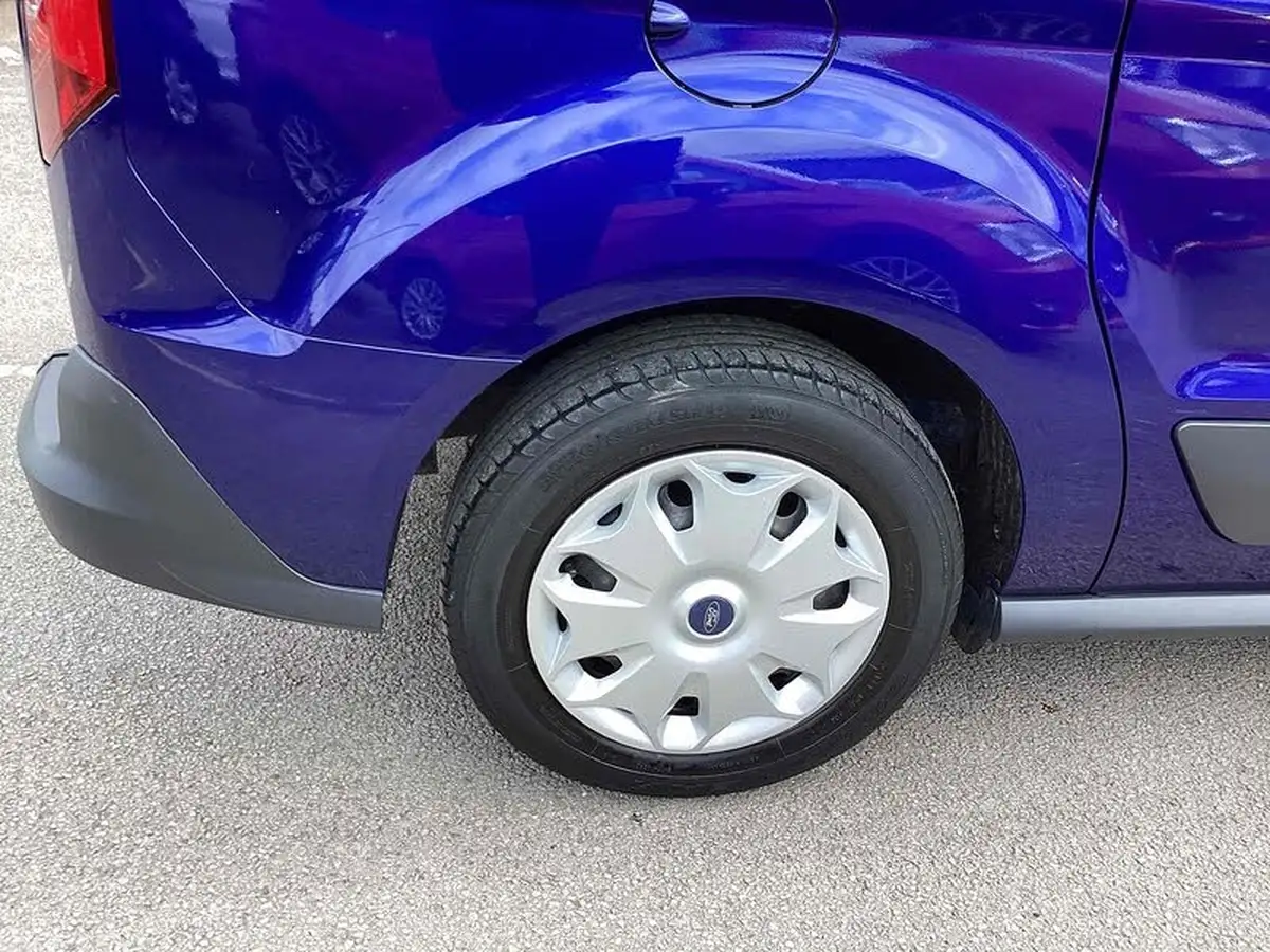 2018-ford-grand-tourneo-connect-15tdci-zetec-120ps-ss-1499cc-powershift-big-17