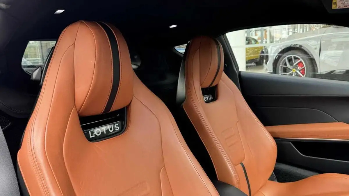 2023-lotus-emira-35-first-edition-v6-big-11