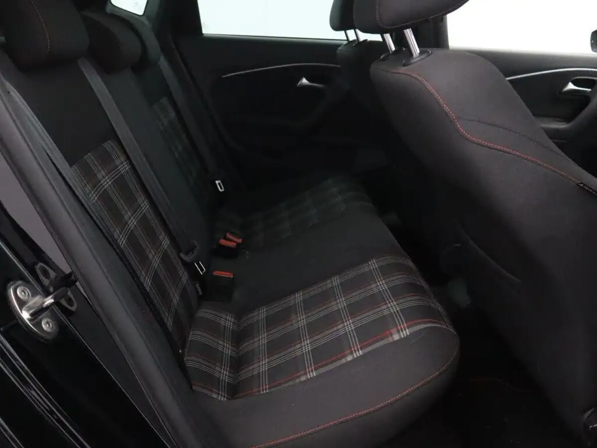 2016-volkswagen-polo-18-tsi-gti-5d-big-22