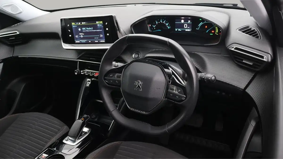 2021-peugeot-2008-suv-e-active-premium-big-9