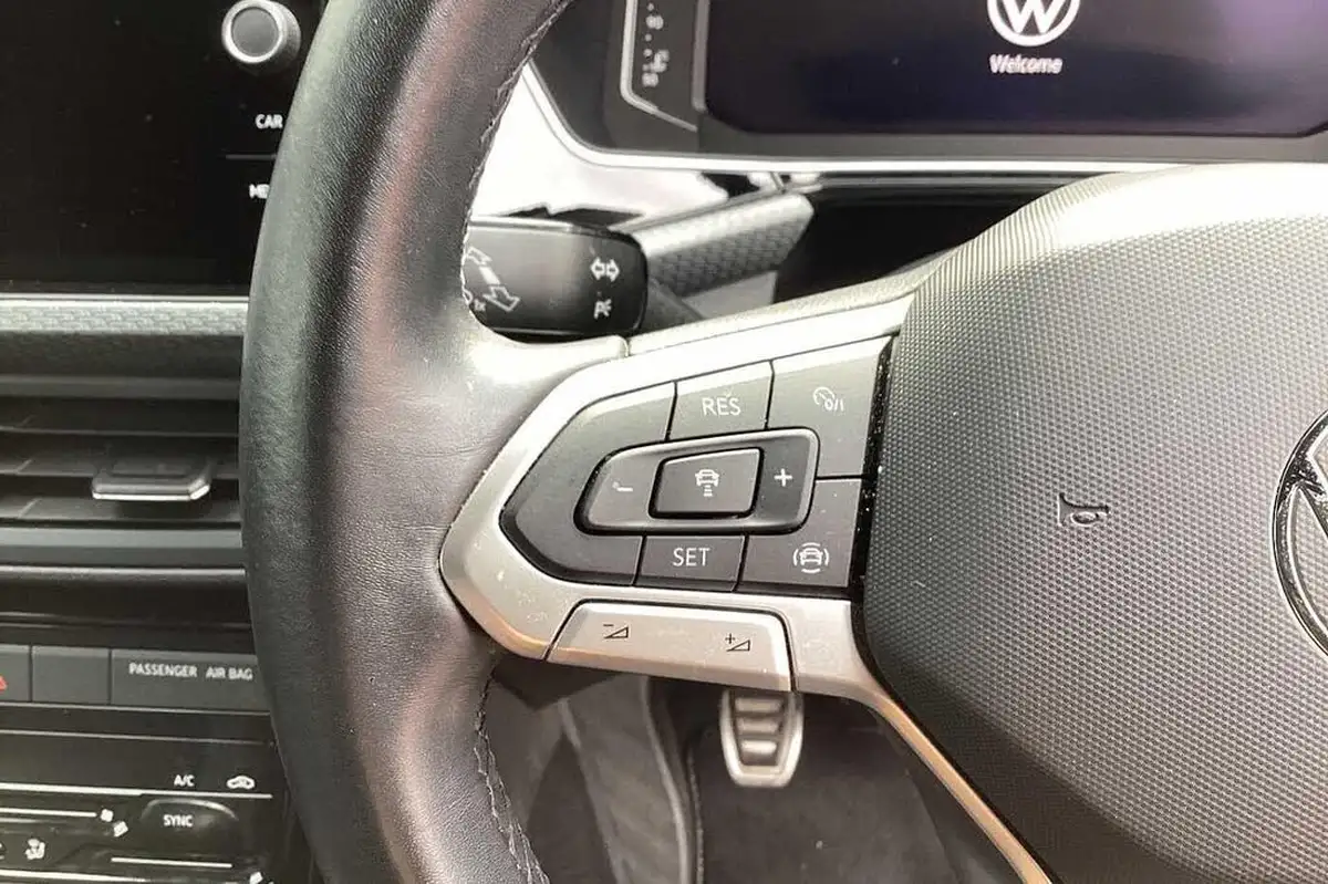 2022-volkswagen-t-cross-10-tsi-r-line-big-14