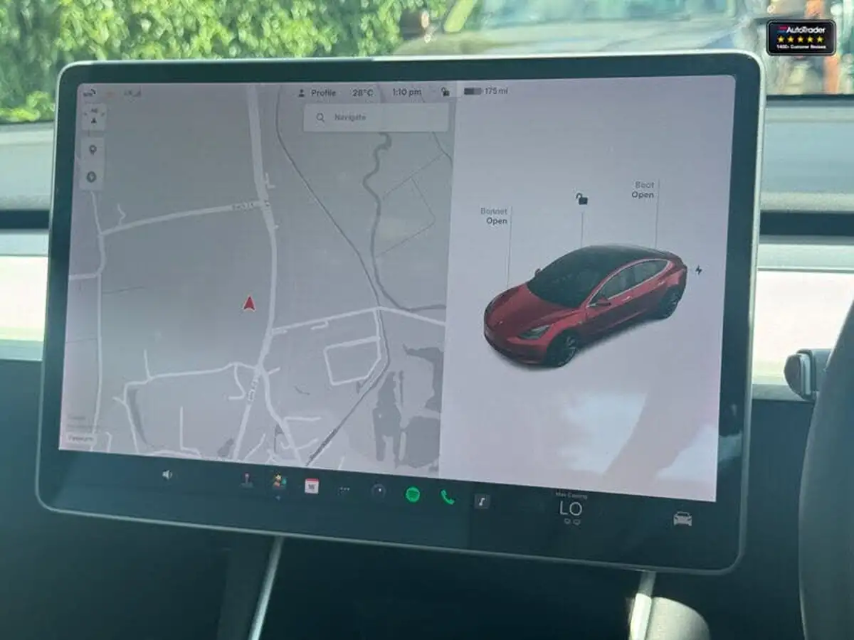 2020-tesla-model-3-e-performance-big-15
