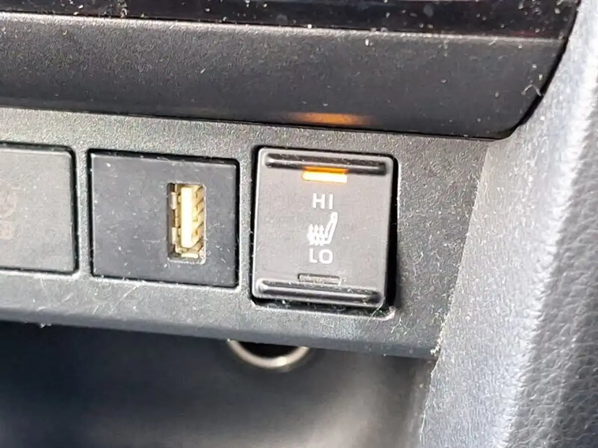 2022-toyota-yaris-cross-15-vvt-i-dynamic-awd-i-big-16