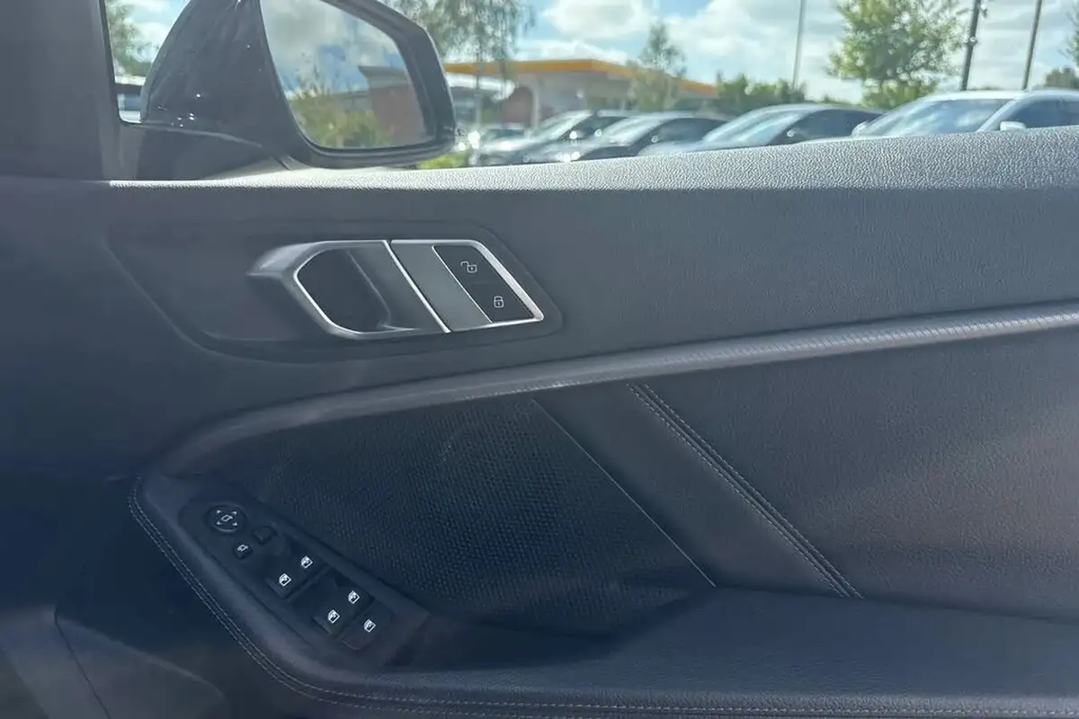 2021-bmw-1-series-15-118i-m-sport-lcp-big-17