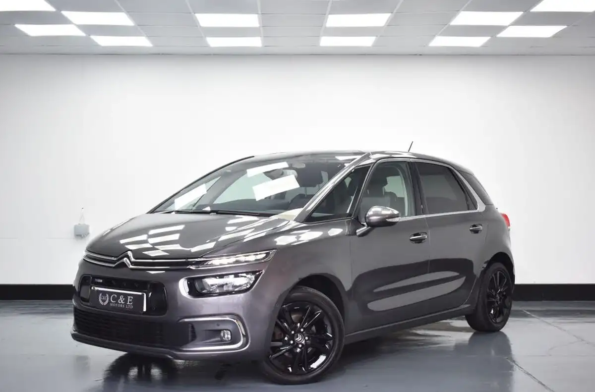 2017-citroen-c4-picasso-12-puretech-flair-eat6-big-0