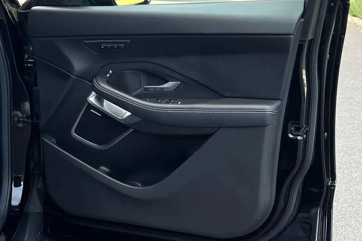 2020-jaguar-e-pace-20-i4-r-dynamic-hse-300ps-big-54