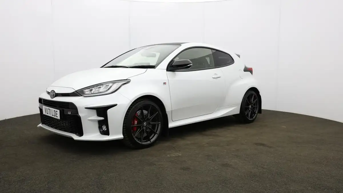 2021-toyota-yaris-16-gr-circuit-pack-big-19
