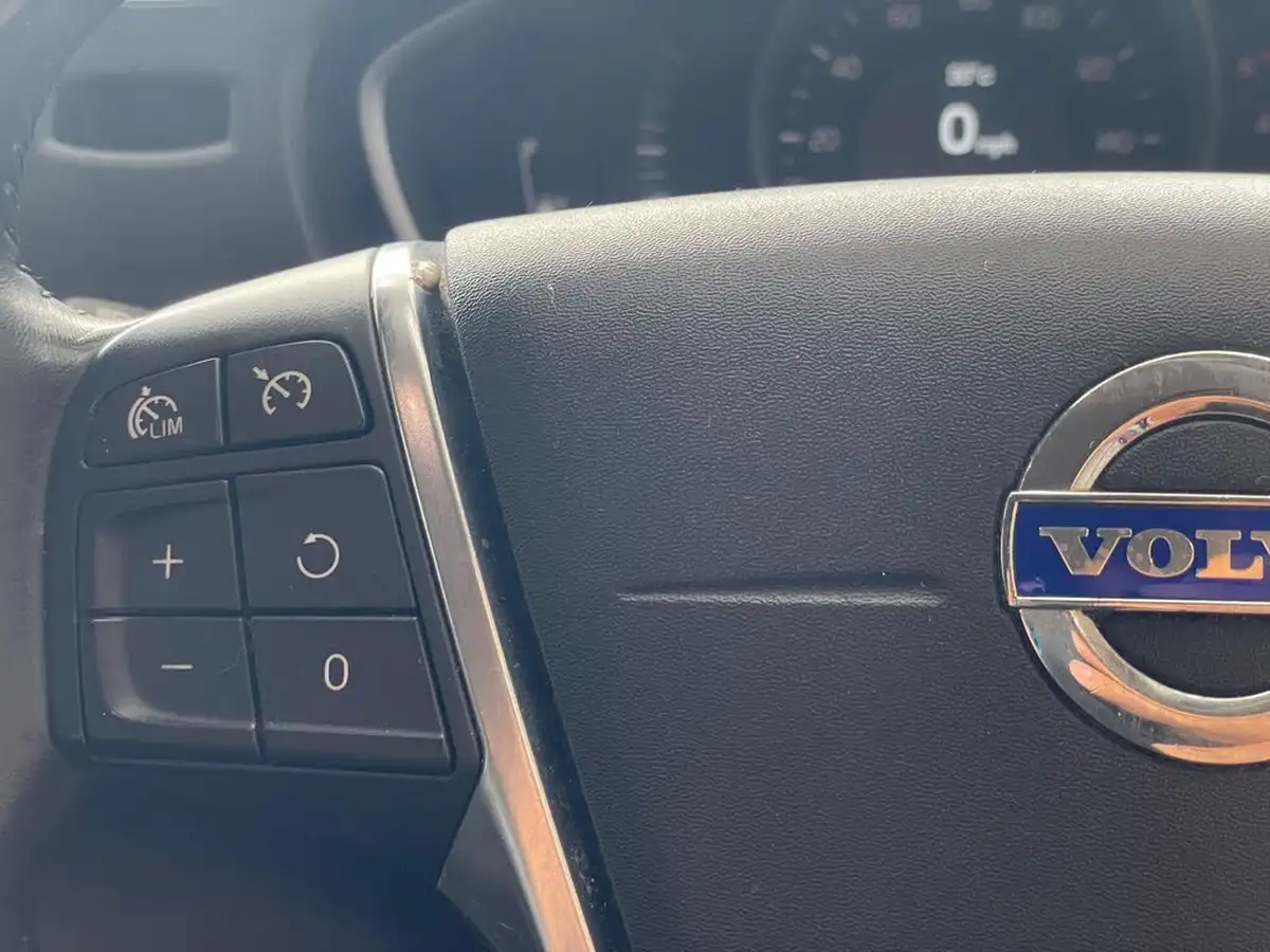 2015-volvo-v40-16td-d2-cross-country-lux-powershift-big-30
