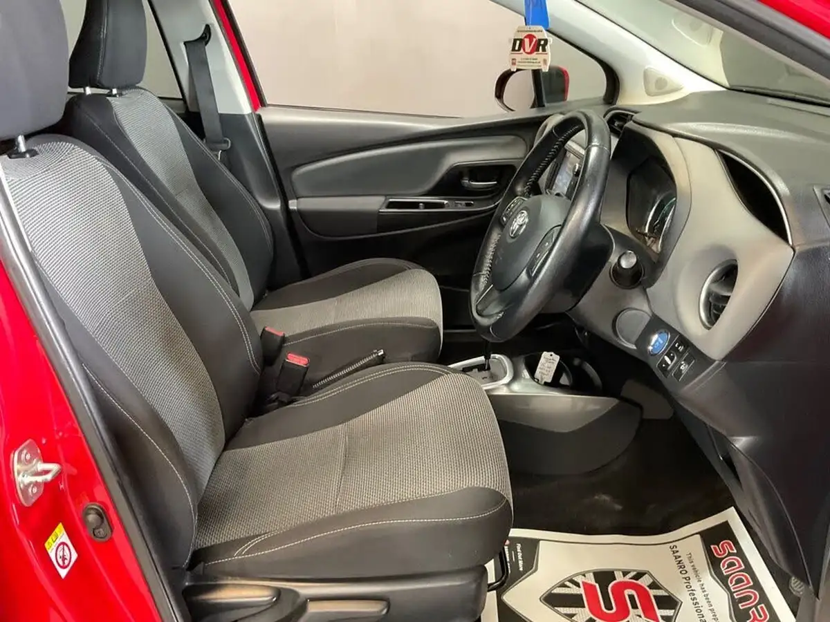 2015-toyota-yaris-15-vvt-i-sport-hybrid-big-24