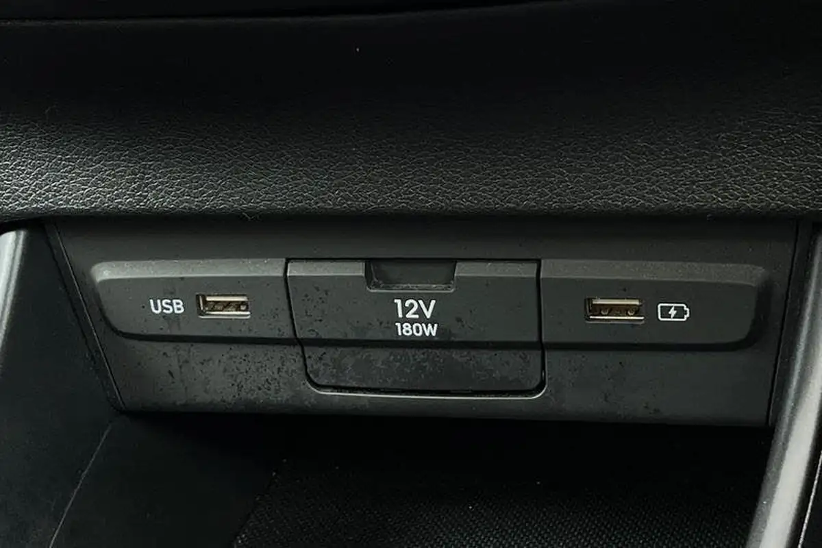 2021-hyundai-i20-10-t-gdi-se-connect-eclutch-imt-big-30