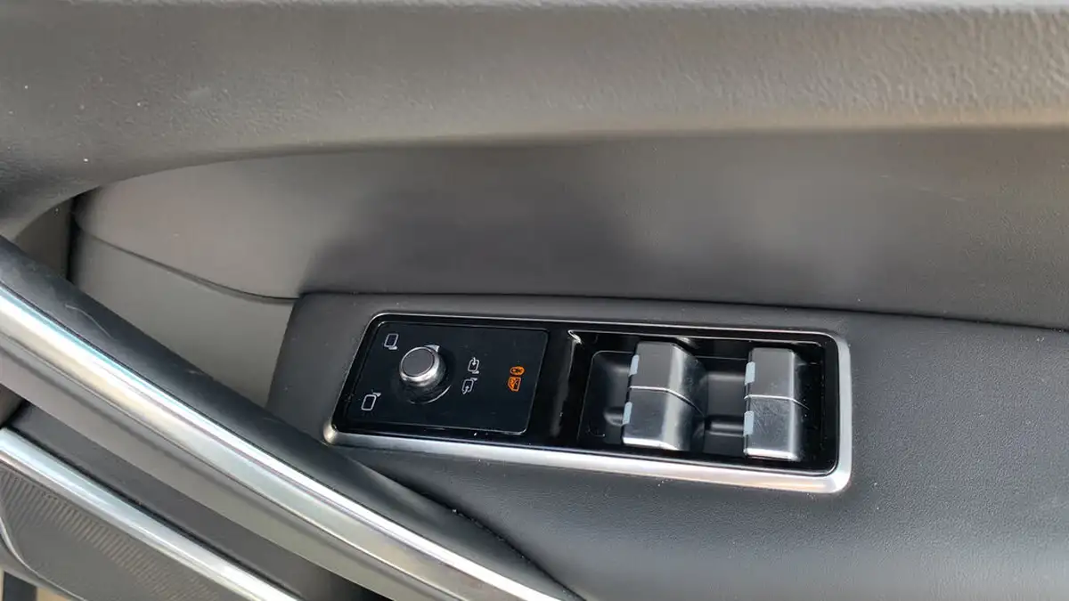 2021-jaguar-f-pace-20-d200-r-dynamic-hse-mhev-big-21