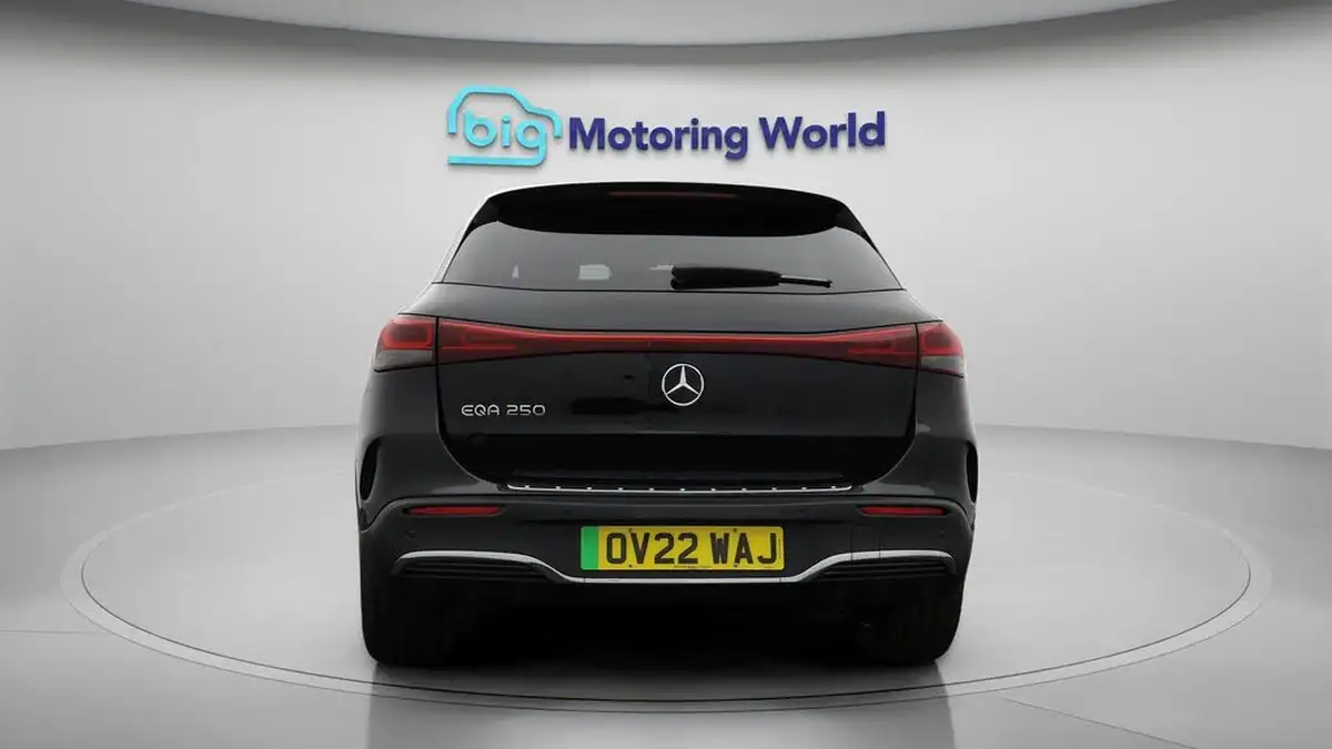 2022-mercedes-benz-eqa-e-eqa-250-amg-line-big-6
