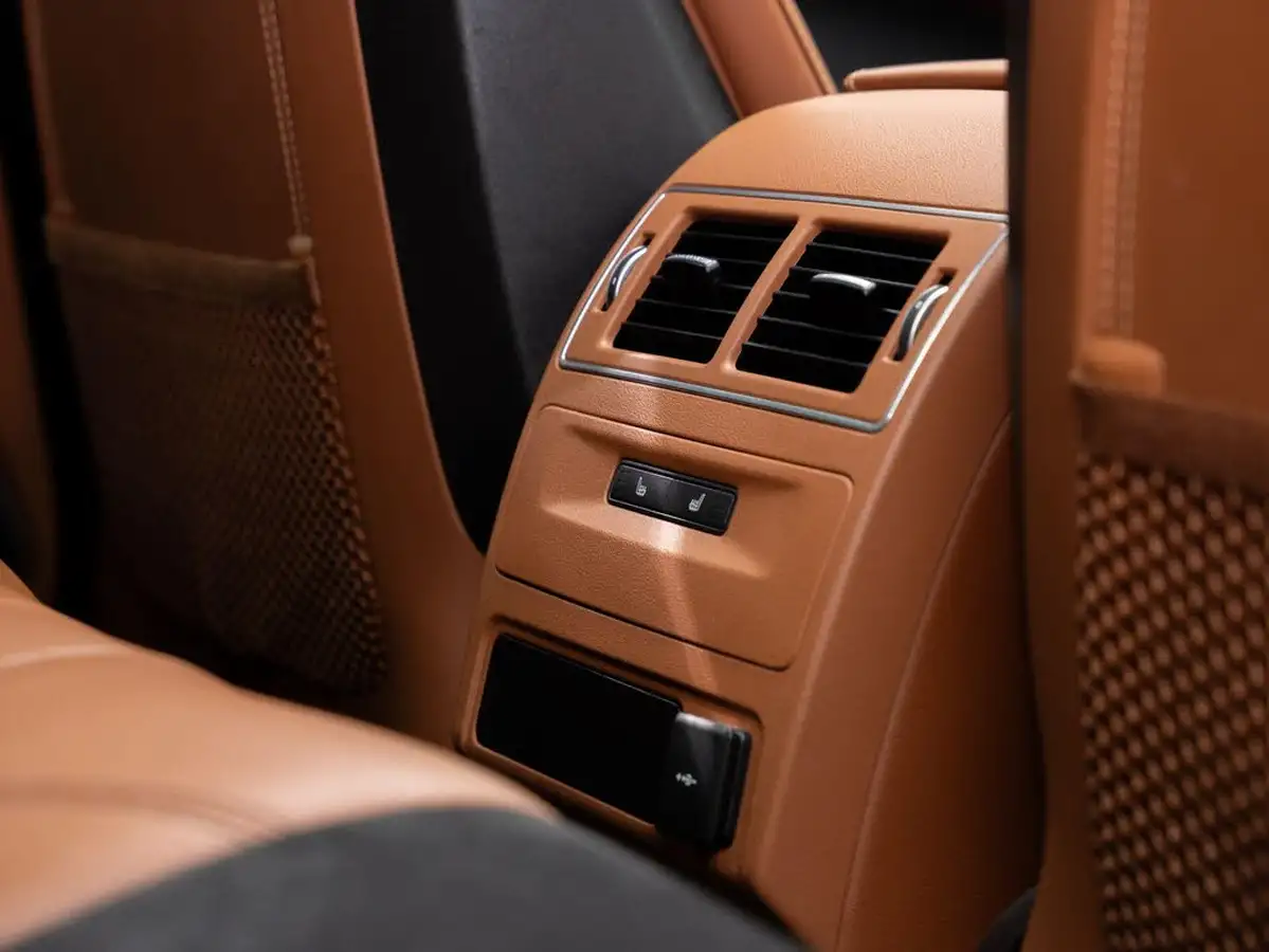 2022-jaguar-f-pace-50-v8-p550-svr-big-39