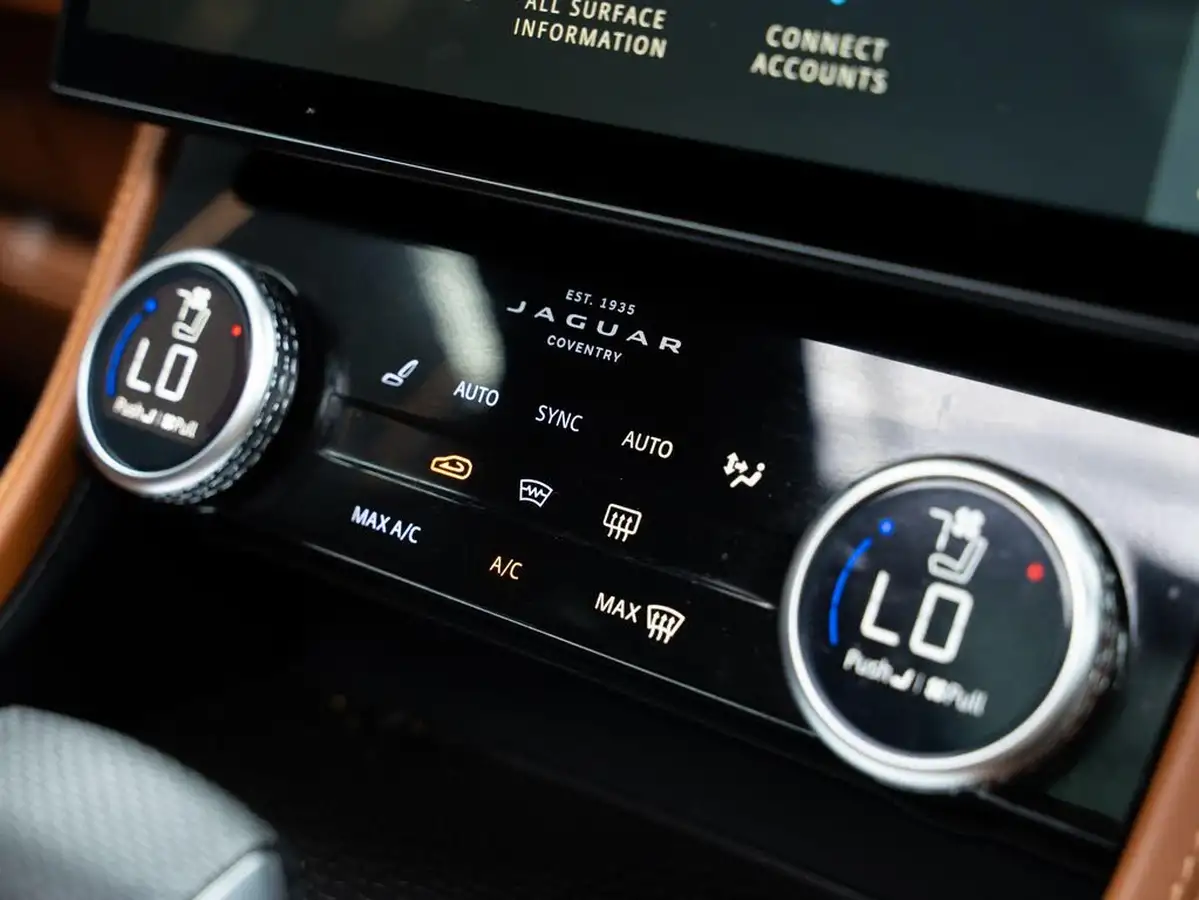 2022-jaguar-f-pace-50-v8-p550-svr-big-15