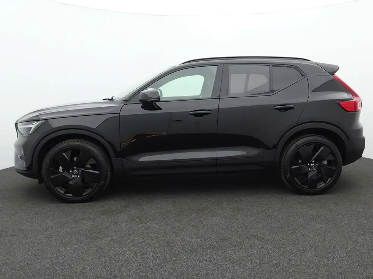2025-volvo-xc40-20-b4-plus-black-edition-big-4