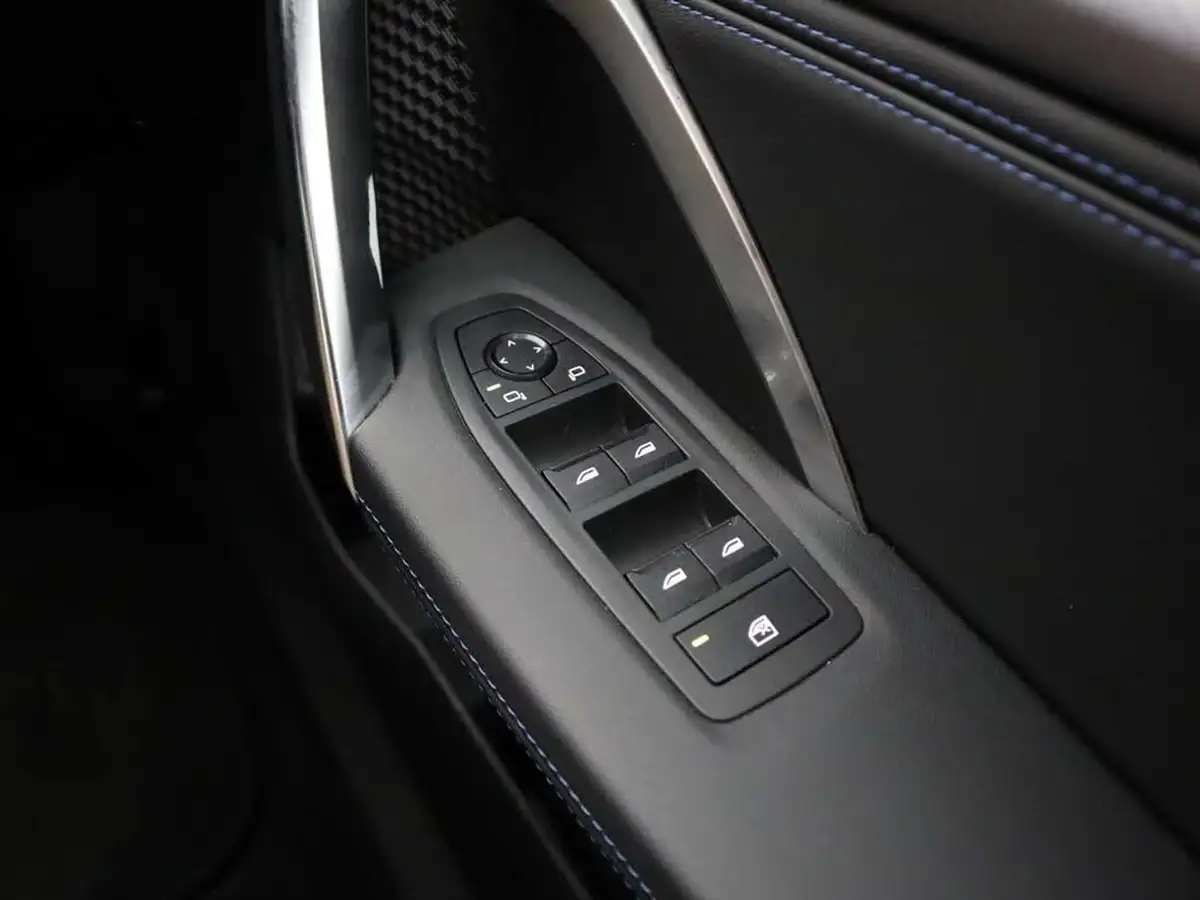 2024-bmw-ix1-e-edrive20-m-sport-big-30