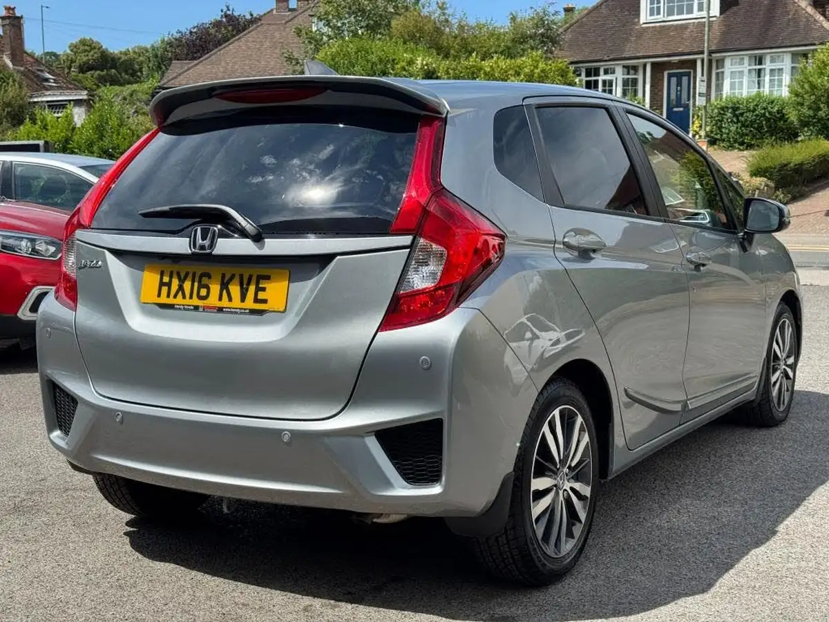 2016-honda-jazz-13-i-vtec-ex-navi-cvt-big-3