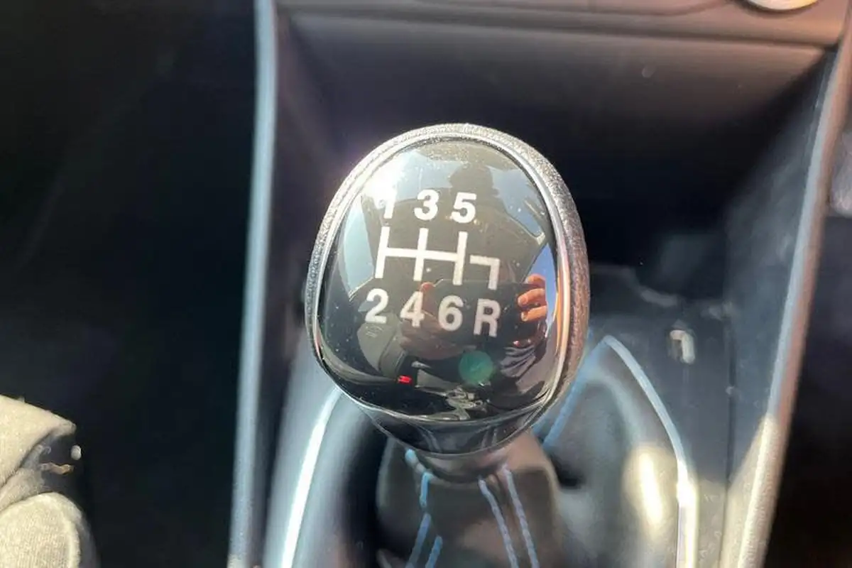 2023-ford-fiesta-10t-active-125ps-hybrid-mhev-big-37