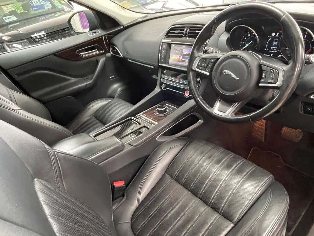 2018-jaguar-f-pace-20-i4d-portfolio-180ps-awd-auto-big-23
