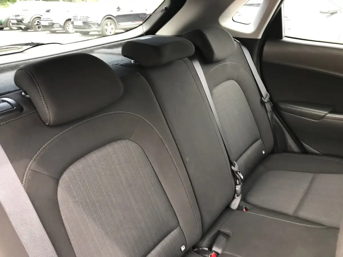 2022-hyundai-kona-10-t-gdi-se-connect-big-6