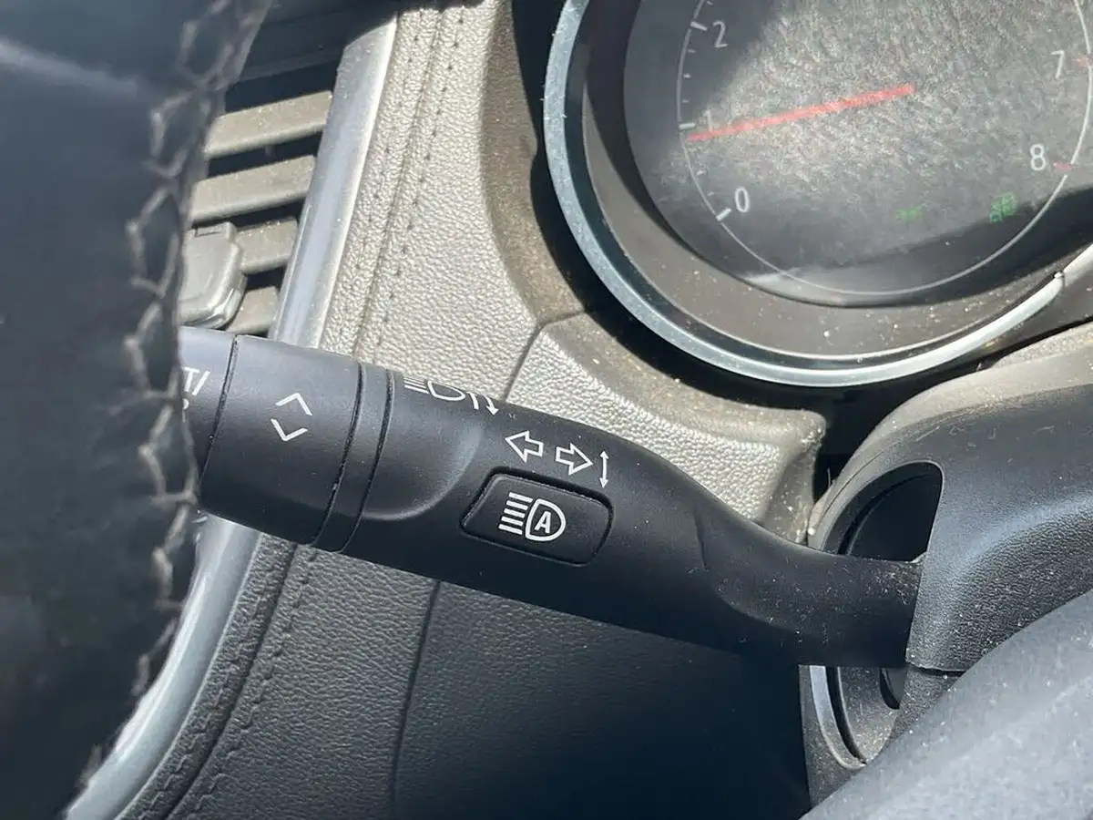 2019-vauxhall-grandland-x-12-sri-nav-big-26