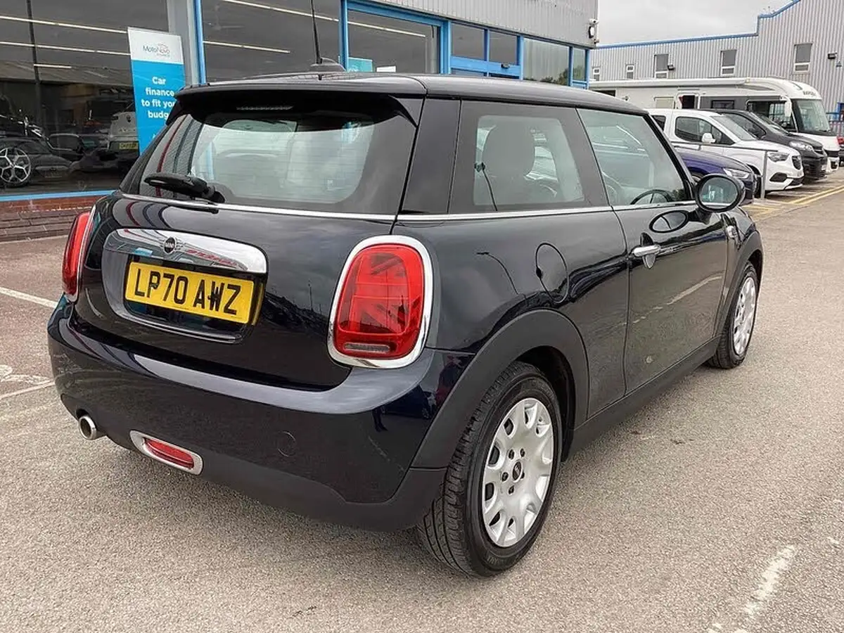 2021-mini-cooper-15-one-classic-series-ii-3d-big-5
