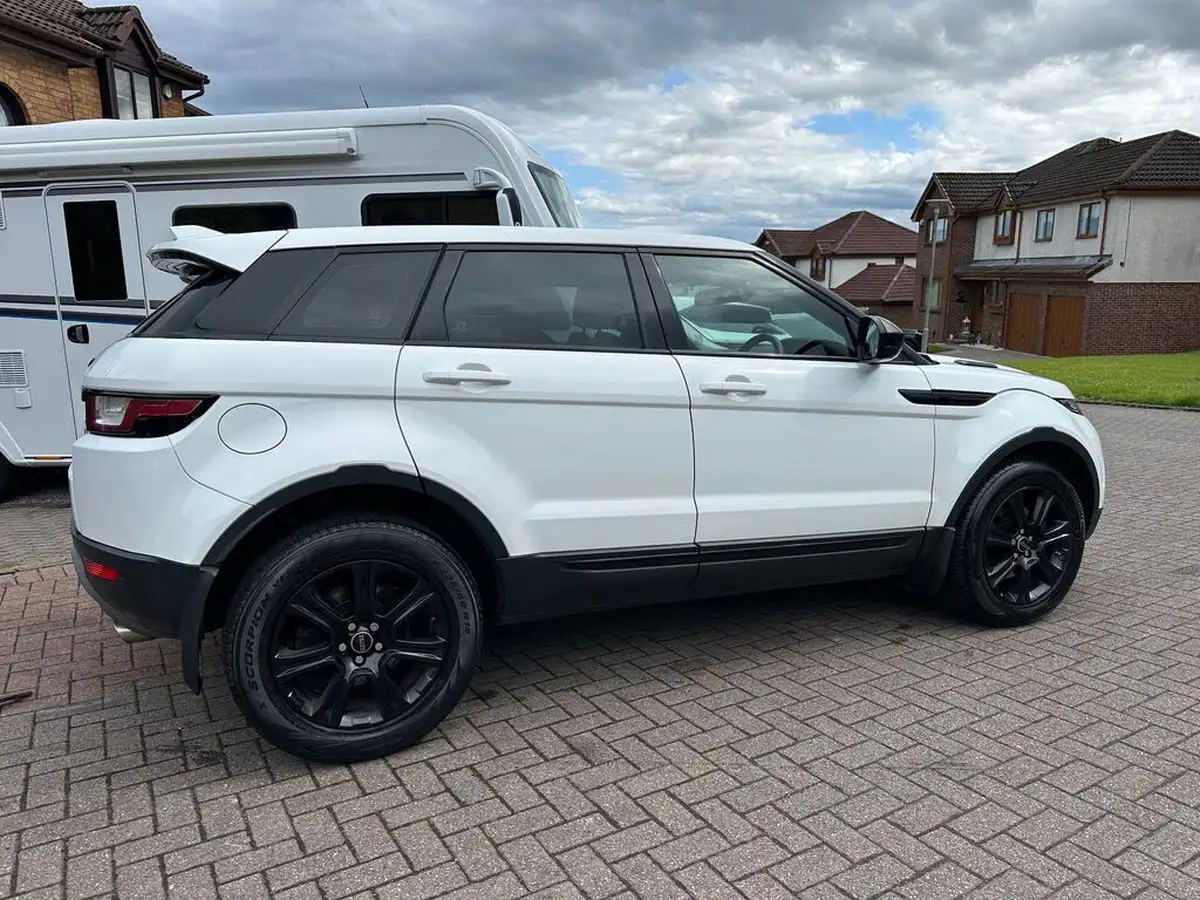 2017-land-rover-range-rover-evoque-20td4-se-tech-hatchback-5d-auto-big-28