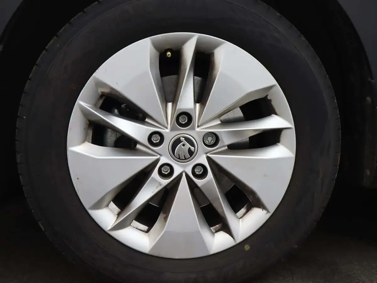 2020-skoda-octavia-15-tsi-se-technology-act-hatchback-big-6