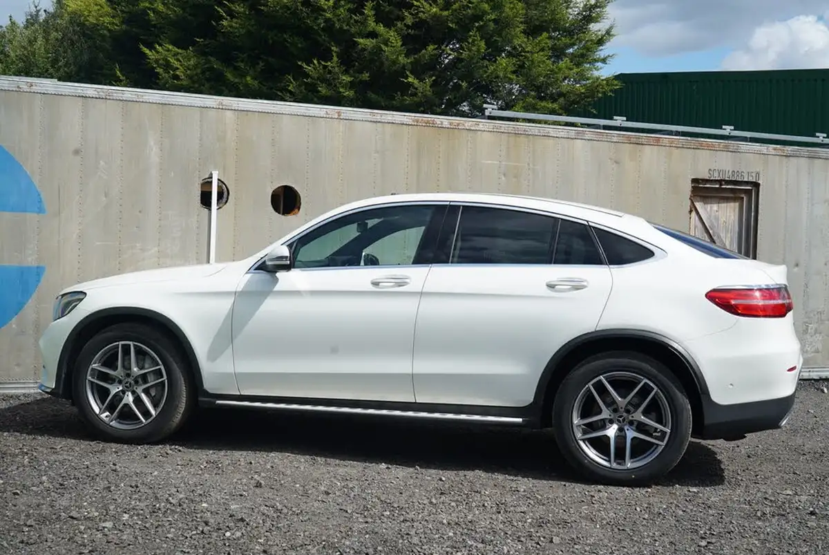 2017-mercedes-benz-glc-class-30-d-glc350d-amg-line-premium-plusss-coupe-4d-big-9