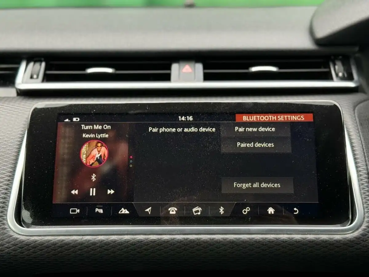 2019-land-rover-range-rover-velar-20-d180-r-dynamic-s-big-35
