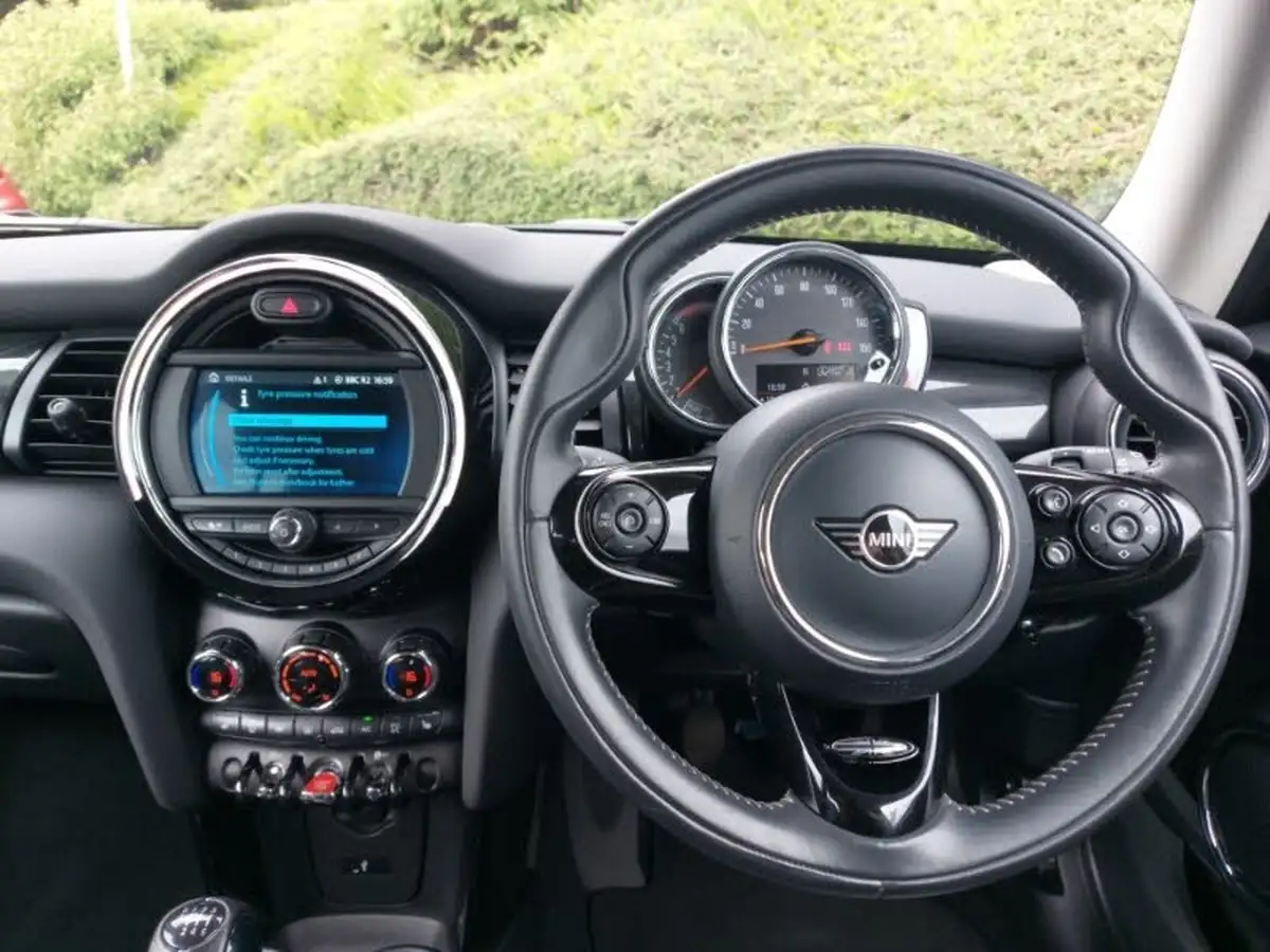 2019-mini-cooper-20-cooper-s-exclusive-189bhp-hatchback-3d-big-6