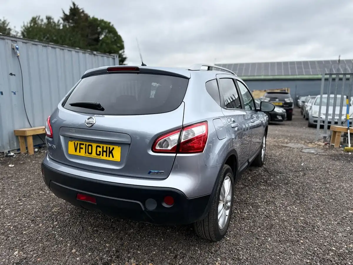2010-nissan-qashqai-15td-n-tec-big-10