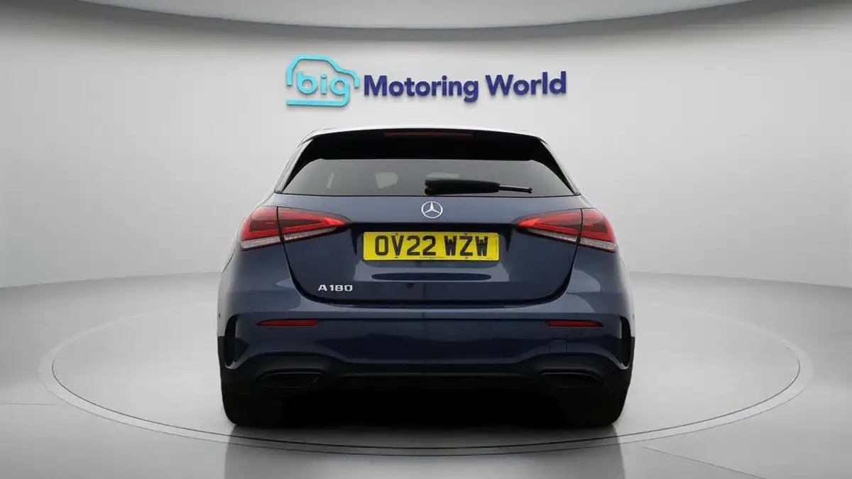 2022-mercedes-benz-a-class-13-a180-amg-line-executive-edition-hatchback-5d-7g-dct-big-6