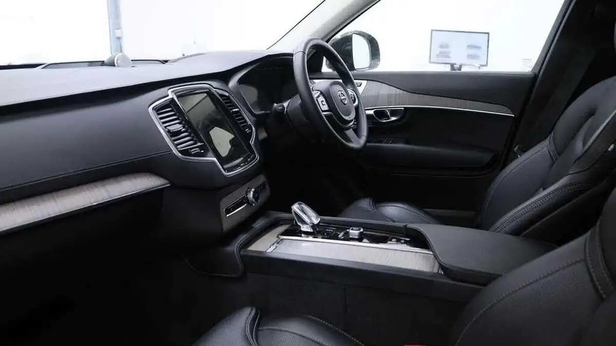 2024-volvo-xc90-20-b5-ultra-dark-big-5