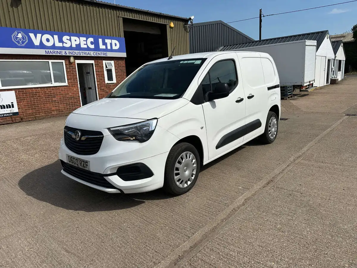 2019-vauxhall-combo-15cdti-sportive-2300-16v-100pseu6dt-l1h1-panel-big-4