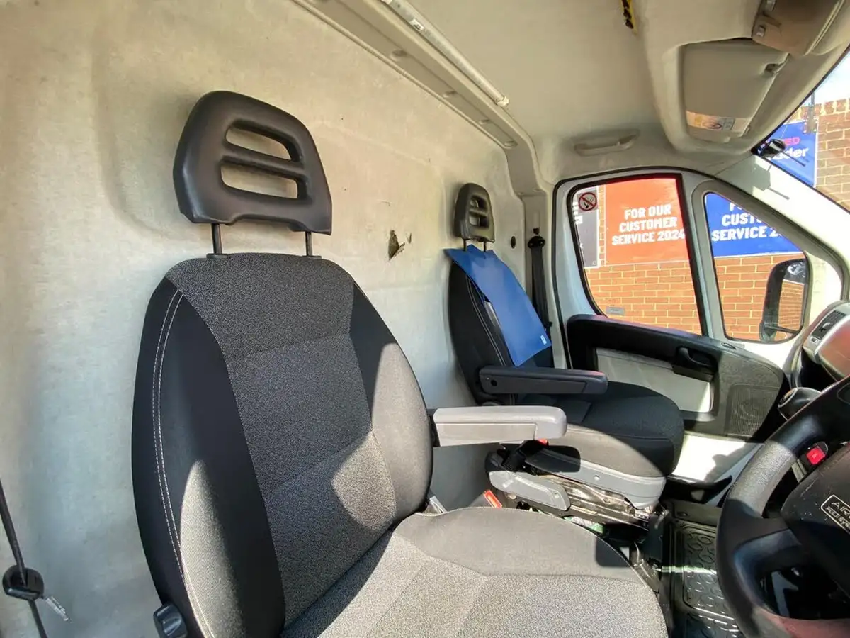 2017-fiat-ducato-20td-35-lh2-panel-big-12